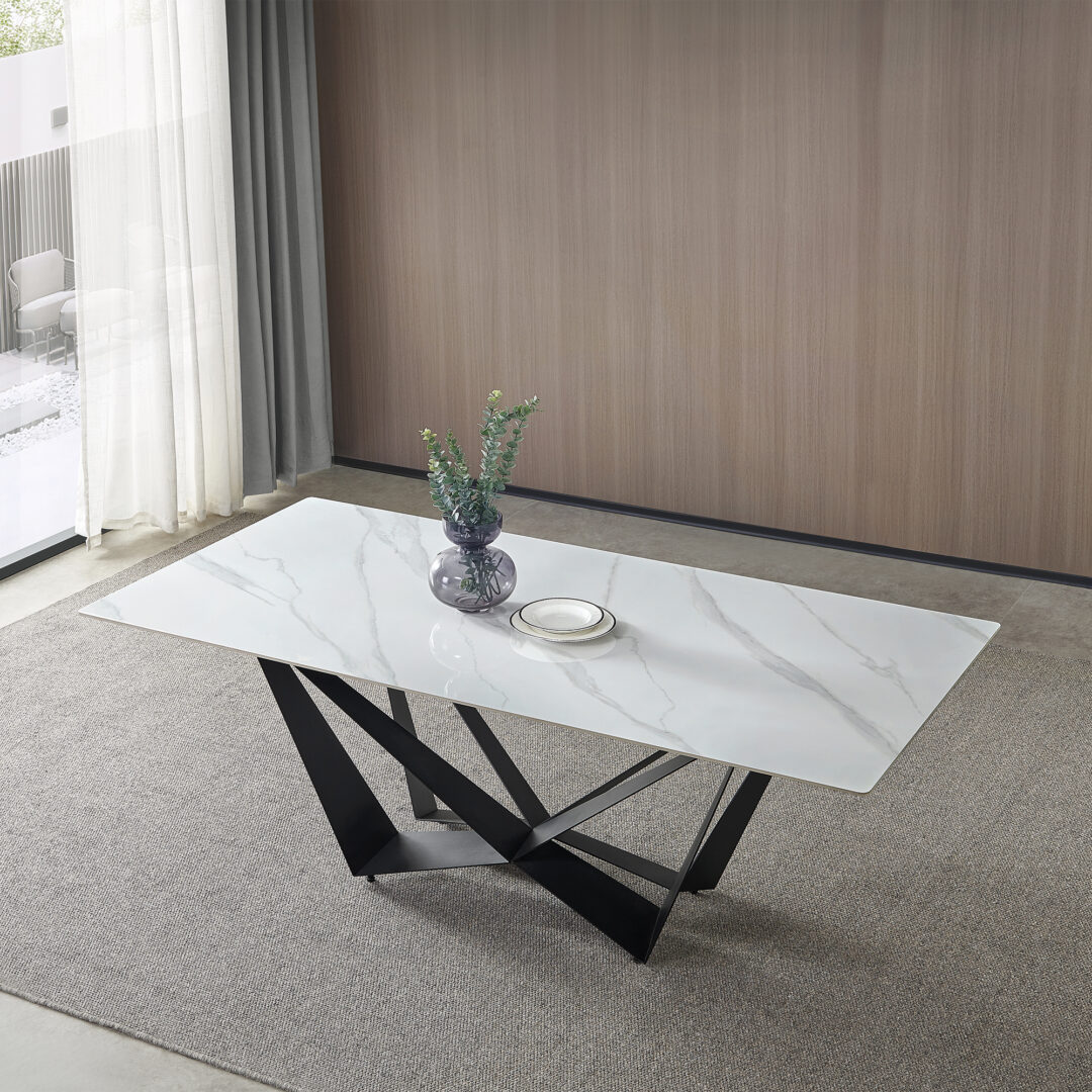 Mesa de comedor porcelánica blanco brillo vetas grises, estructura negro mate - Imagen 5